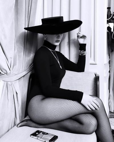 Burcu Özberk seksi ifşa fotoğrafı 751