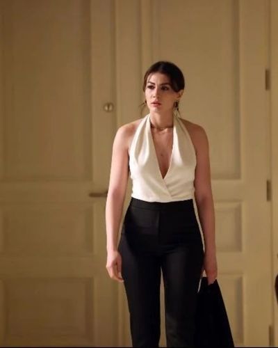 Burcu Özberk seksi ifşa fotoğrafı 758