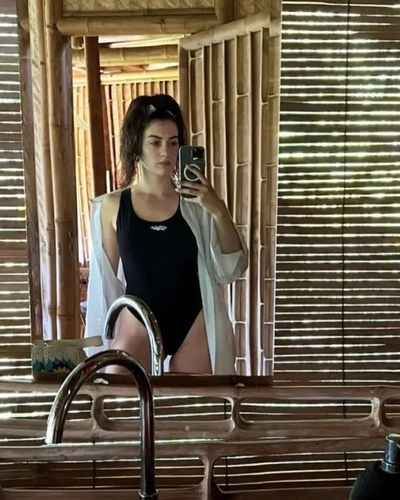 Burcu Özberk seksi ifşa fotoğrafı 768