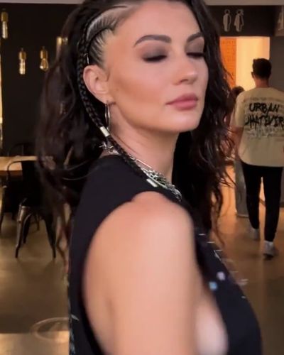 Burcu Özberk seksi ifşa fotoğrafı 782