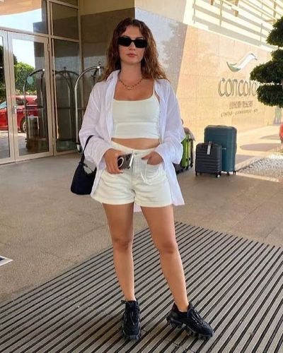 Burcu Özberk seksi ifşa fotoğrafı 811