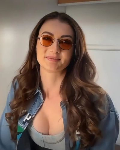 Burcu Özberk seksi ifşa fotoğrafı 821