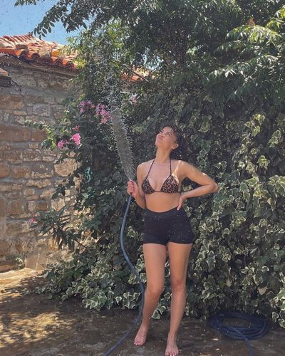 Burcu Özberk seksi ifşa fotoğrafı 840
