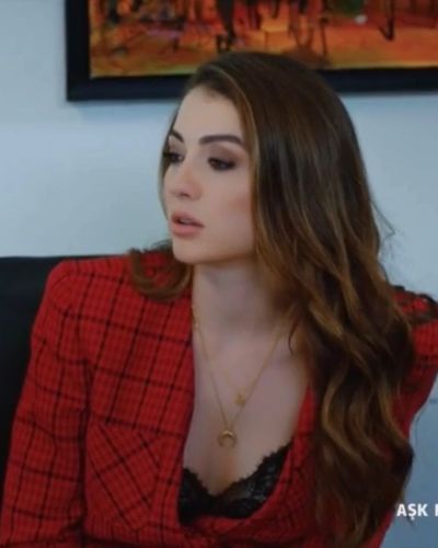 Burcu Özberk seksi ifşa fotoğrafı 868