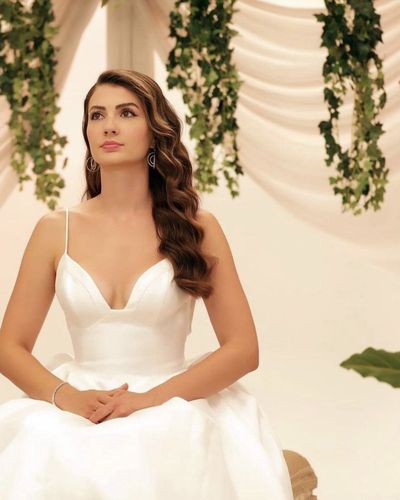 Burcu Özberk seksi ifşa fotoğrafı 880