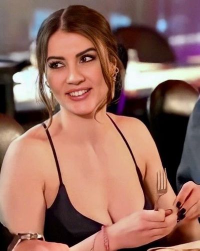Burcu Özberk seksi ifşa fotoğrafı 886