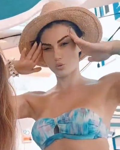 Burcu Özberk seksi ifşa fotoğrafı 901