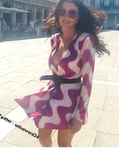 Burcu Özberk seksi ifşa fotoğrafı 903