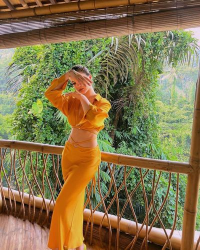 Burcu Özberk seksi ifşa fotoğrafı 937