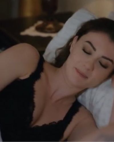 Burcu Özberk seksi ifşa fotoğrafı 965