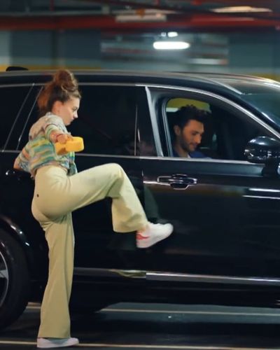 Burcu Özberk seksi ifşa fotoğrafı 987