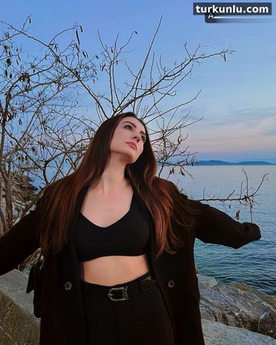 Burcu Özberk seksi ifşa fotoğrafı 2 — Burcu Özberk Sexy Pics (2023)