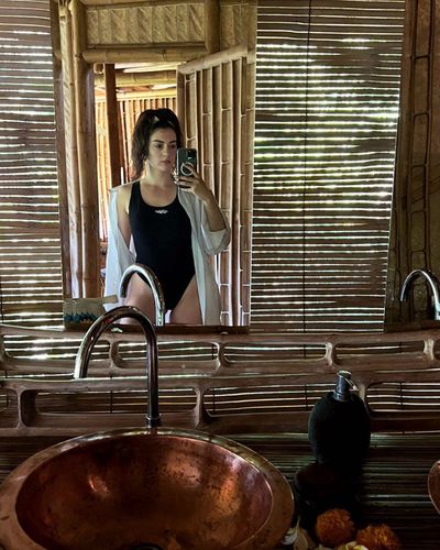 Burcu Özberk seksi ifşa fotoğrafı 4 — Burcu Özberk Sexy Pics (2023)