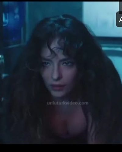 Buse Meral seksi ifşa fotoğrafı 7 — Cadı (2024)