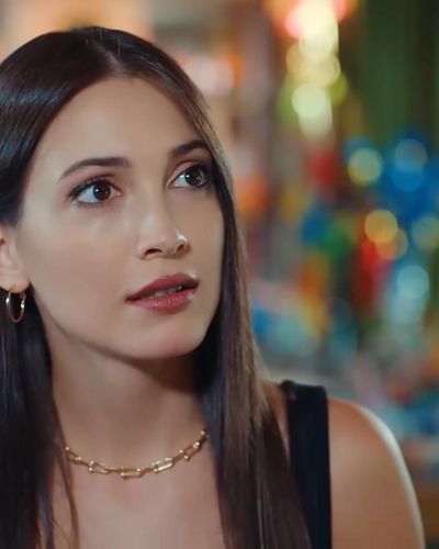 Cemre Gümeli seksi ifşa fotoğrafı 13 — Bay Yanlış (2020)