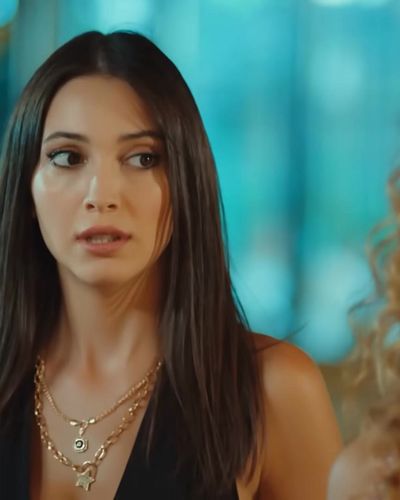 Cemre Gümeli seksi ifşa fotoğrafı 25 — Bay Yanlış (2020)
