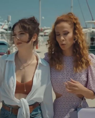 Cemre Gümeli seksi ifşa fotoğrafı 36 — Bay Yanlış (2020)