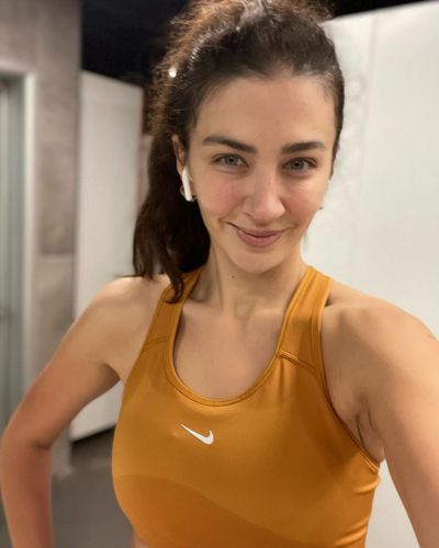 Ceren Benderlioğlu seksi ifşa fotoğrafı 233