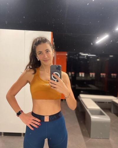 Ceren Benderlioğlu seksi ifşa fotoğrafı 376