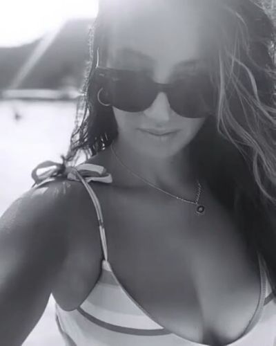 Ceren Benderlioğlu seksi ifşa fotoğrafı 522