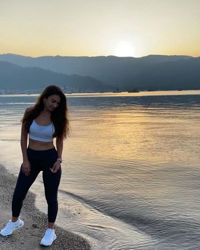 Ceren Benderlioğlu seksi ifşa fotoğrafı 577