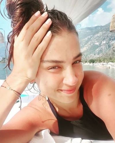 Ceren Benderlioğlu seksi ifşa fotoğrafı 625