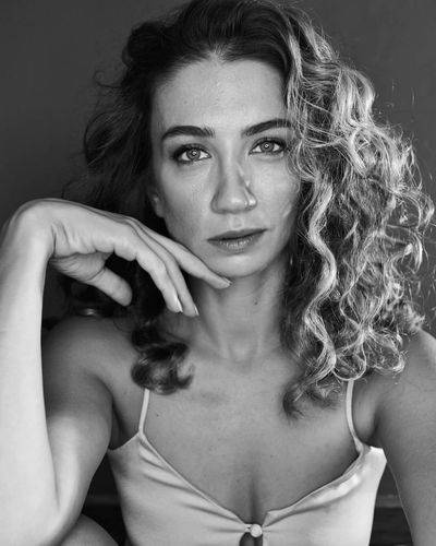 Ceren Benderlioğlu seksi ifşa fotoğrafı 750