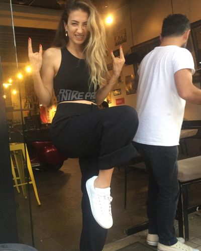 Ceren Benderlioğlu seksi ifşa fotoğrafı 772