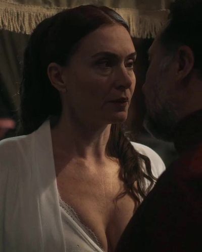 Ceyda Düvenci seksi ifşa fotoğrafı 5 — The Prince (2023)