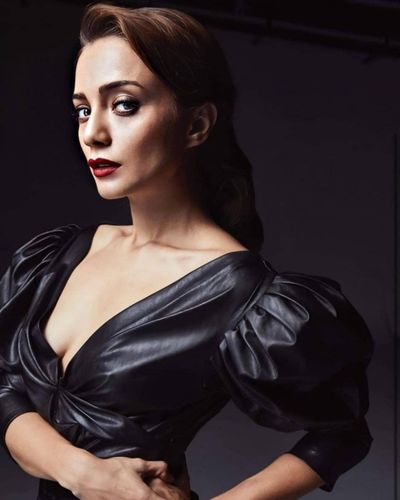 Damla Sönmez seksi ifşa fotoğrafı 410