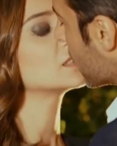 Damla Sönmez seksi ifşa fotoğrafı 33 — Güllerin Savaşı (2014)