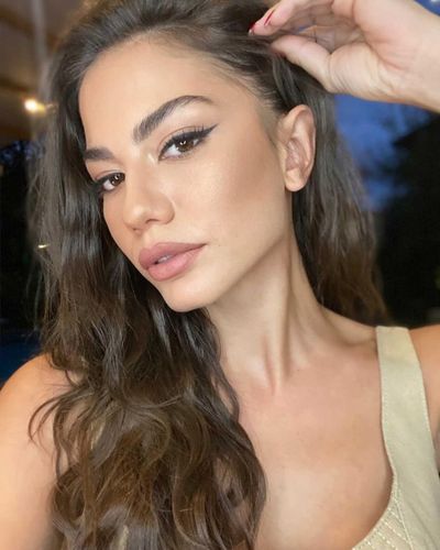 Demet Özdemir seksi ifşa fotoğrafı 1035