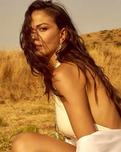 Demet Özdemir seksi ifşa fotoğrafı 1075