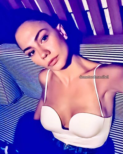 Demet Özdemir seksi ifşa fotoğrafı 1078