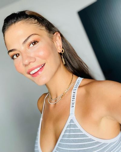 Demet Özdemir seksi ifşa fotoğrafı 1095