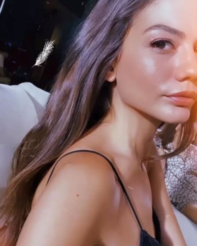 Demet Özdemir seksi ifşa fotoğrafı 1106
