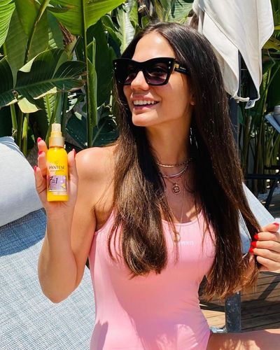Demet Özdemir seksi ifşa fotoğrafı 1107