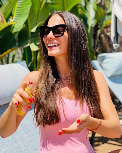 Demet Özdemir seksi ifşa fotoğrafı 1113