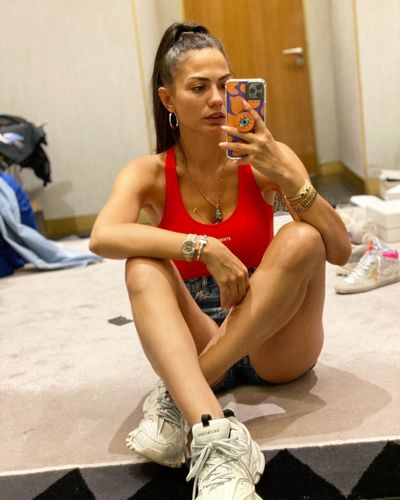 Demet Özdemir seksi ifşa fotoğrafı 1134
