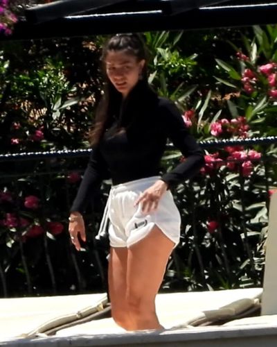 Demet Özdemir seksi ifşa fotoğrafı 1136