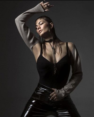 Demet Özdemir seksi ifşa fotoğrafı 1156