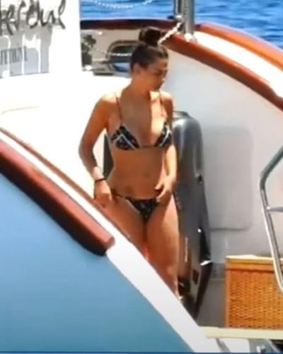 Demet Özdemir seksi ifşa fotoğrafı 1160
