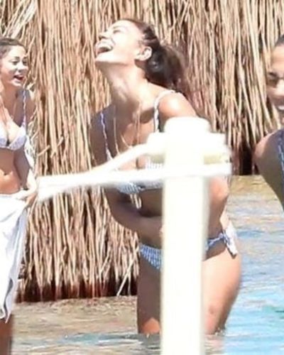 Demet Özdemir seksi ifşa fotoğrafı 1170