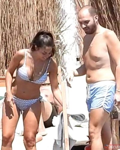Demet Özdemir seksi ifşa fotoğrafı 1172