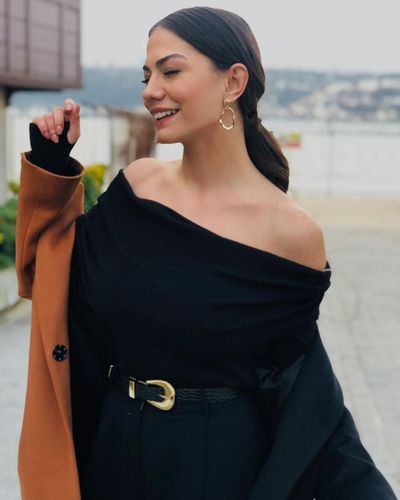 Demet Özdemir seksi ifşa fotoğrafı 1178