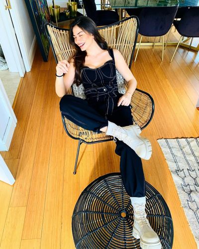 Demet Özdemir seksi ifşa fotoğrafı 1185