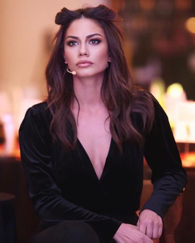 Demet Özdemir seksi ifşa fotoğrafı 1198