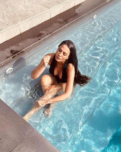 Demet Özdemir seksi ifşa fotoğrafı 300