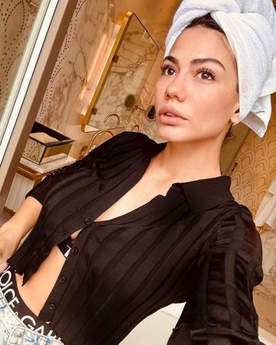 Demet Özdemir seksi ifşa fotoğrafı 337