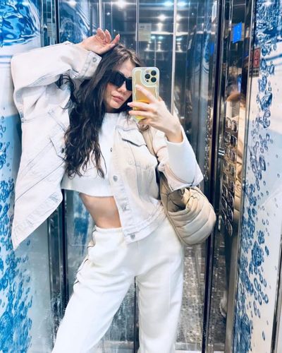 Demet Özdemir seksi ifşa fotoğrafı 370